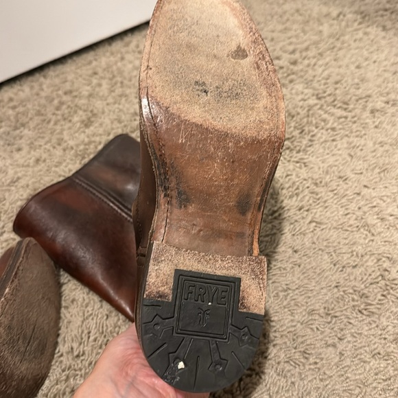 Frye Heath outside zip maple color size 6 - Picture 7 of 9